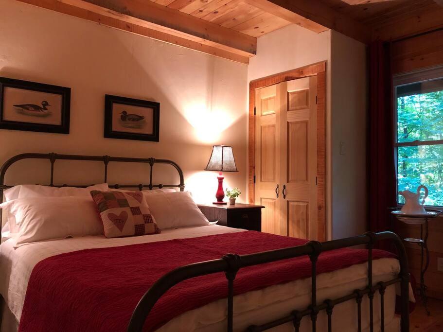 Quiet, Cozy And Comfortable Chalet Val-des-Lacs 外观 照片